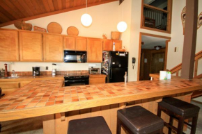 Mountainback #40, Loft, Corner Mammoth Lakes